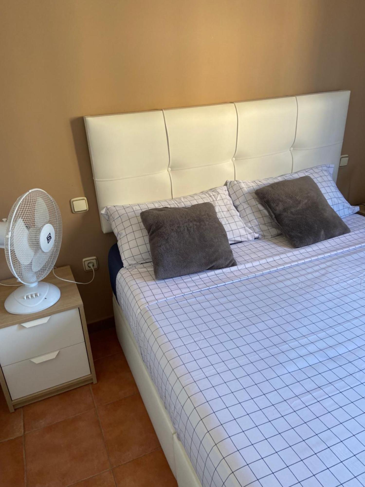 Habitacion Con Cama Matrimonial En Малага Екстер'єр фото